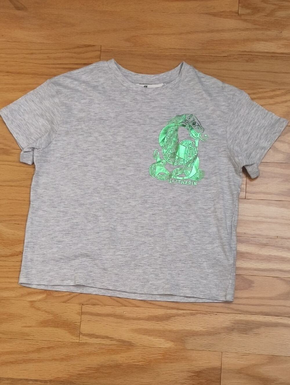 H&M Harry Potter Foil Slytherin Logo Tee Size 8/10 NWOT